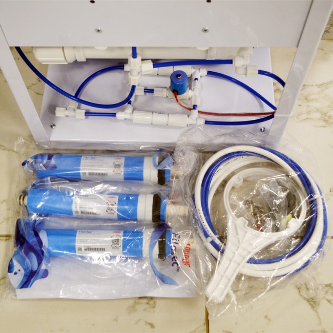 В комплекте три мембраны Filmtec TW30-1812-100HR для установки обратного осмоса Aquapro ARO-300G
